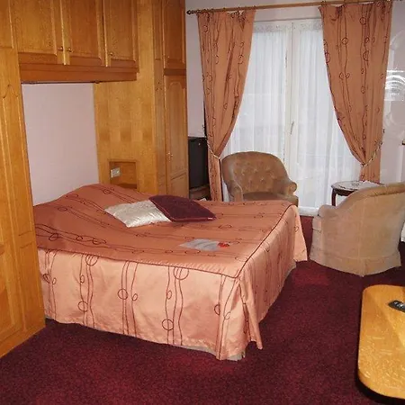Logis Beau Sejour Hotell